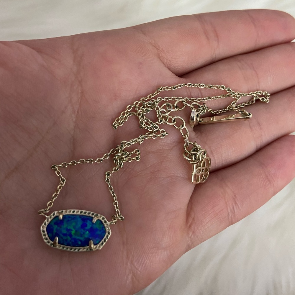 Kendra Scott necklace